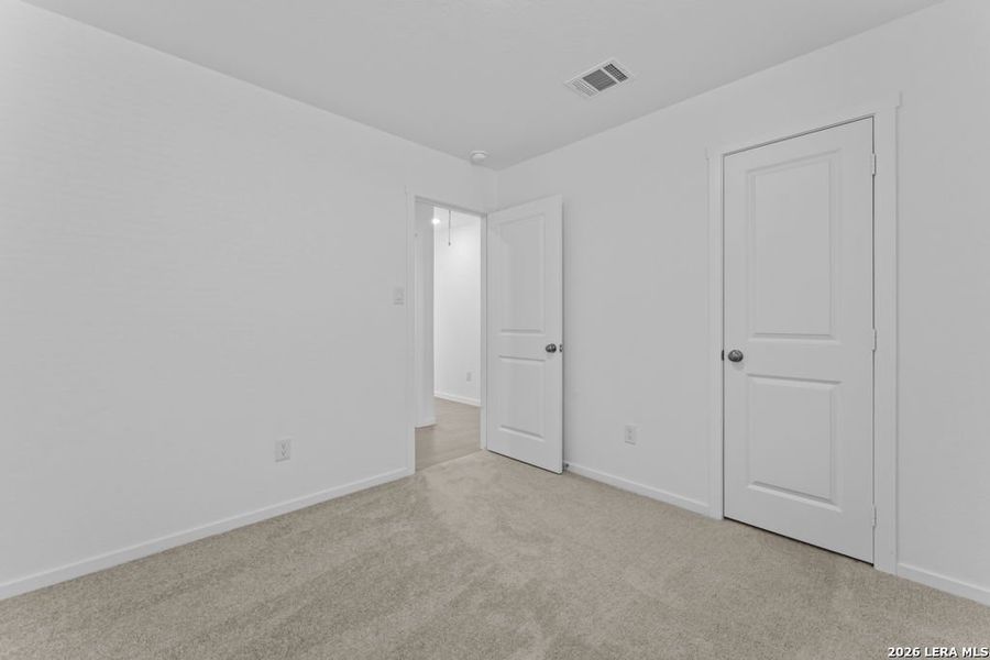 Spacious, unfurnished interior of a new home in Espada, San Antonio (Image 12).