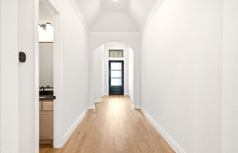 Spacious, unfurnished interior of a new home in Bridgeland 60′, Cypress (Image 18).