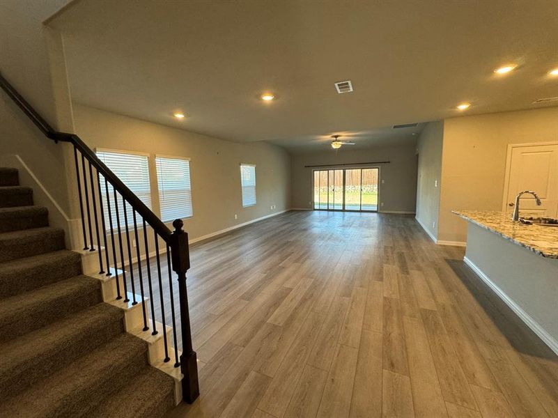 Spacious, unfurnished interior of a new home in Cibolo Hills, Fort Worth (Image 33). Spacious, unfurnished interior of a new home in Cibolo Hills, Fort Worth (Image 33).