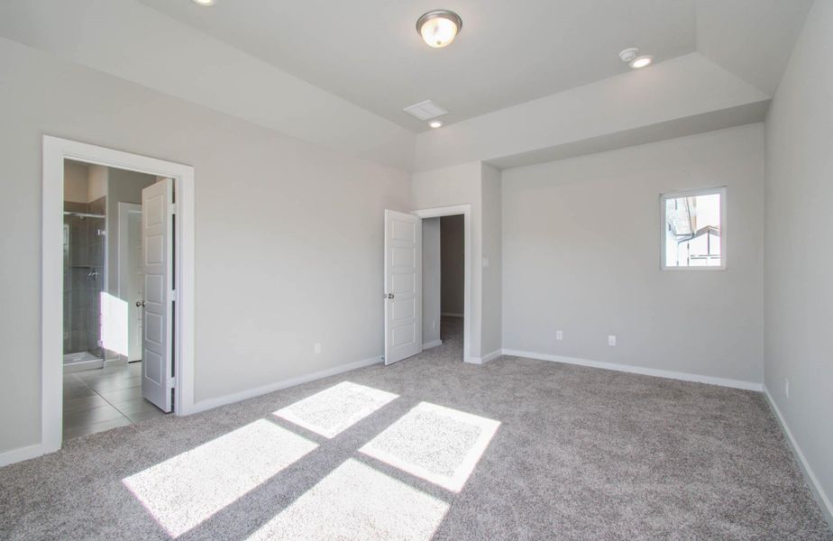 Spacious, unfurnished interior of a new home in Dunvale Village - Townhome Collection, Houston (Image 10).