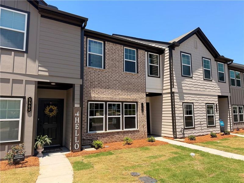Exterior details and patio area of a home in Laurelwood, Douglasville (Image 3). Exterior details and patio area of a home in Laurelwood, Douglasville (Image 3).