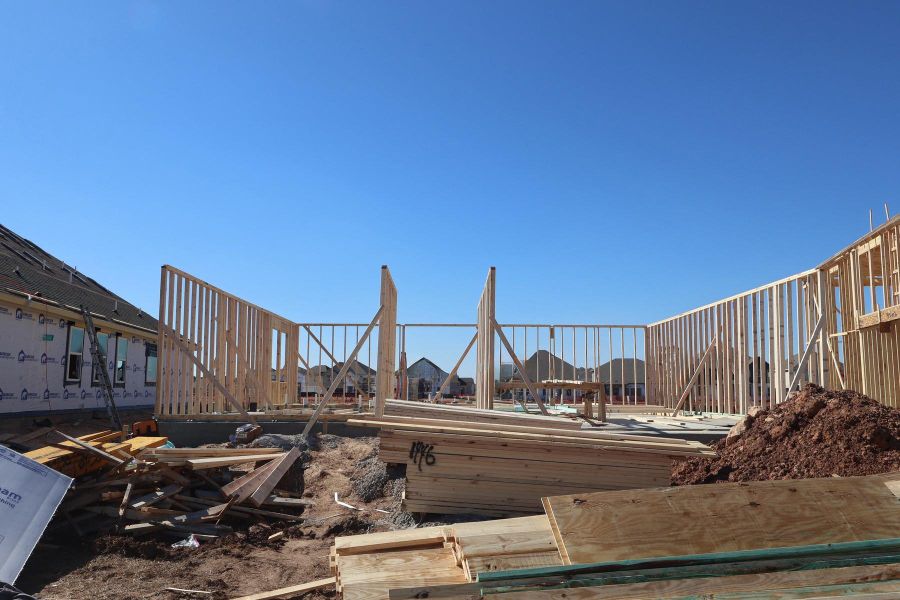 Two story home with 5 beds, 4.5 baths, and 3 car tandem garage