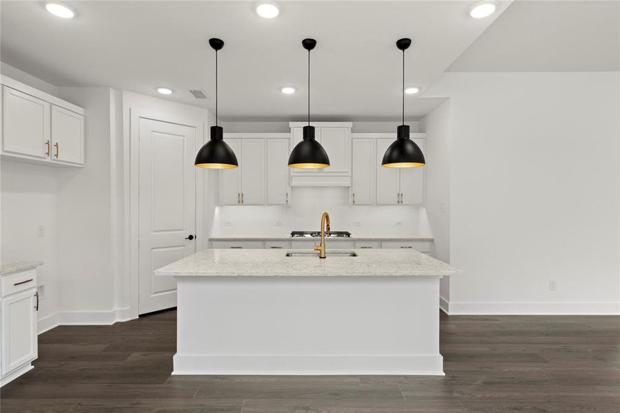 04. 3129 Eddington - Kitchen 04. 3129 Eddington - Kitchen