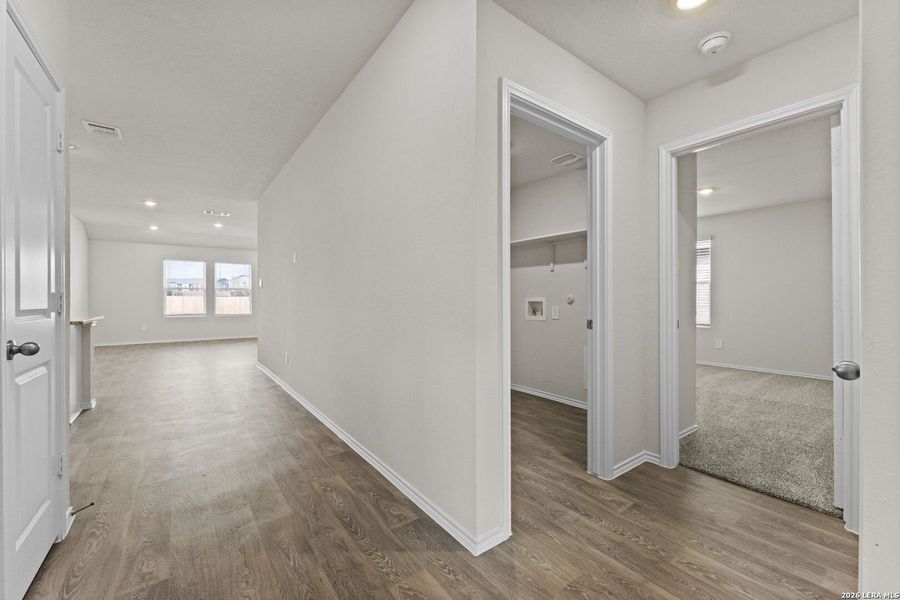 Spacious, unfurnished interior of a new home in Navarro Fields, Seguin (Image 14).
