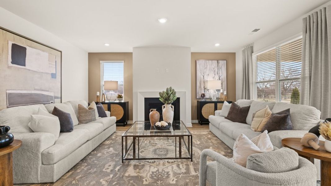 3731 Hawthorne Great 2of6 F1