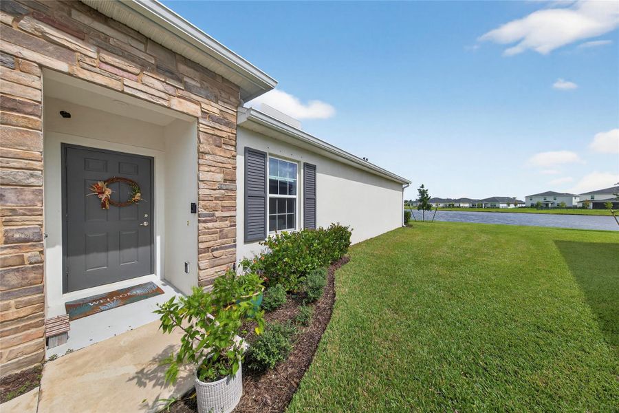 Exterior details and patio area of a home in , Port St. Lucie (Image 19).