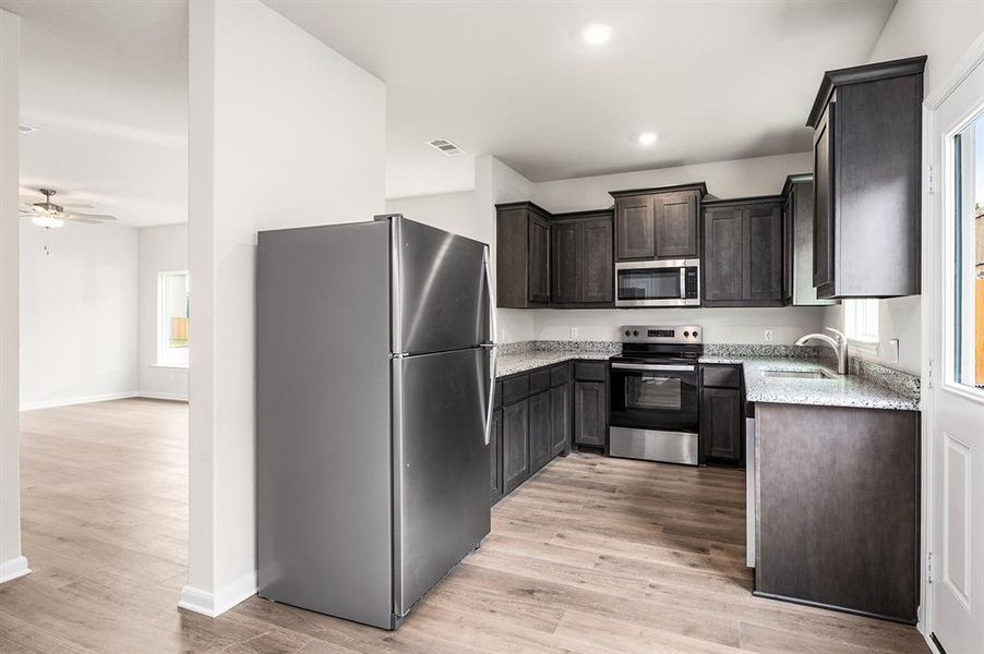 Furnished interior view inside a new home in College Park, Dallas (Image 4).