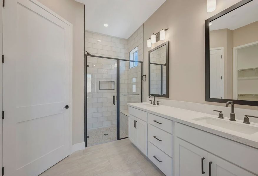 Trilogy Ridgecrest Venture HS 123 Primary Bath - 17 of 18