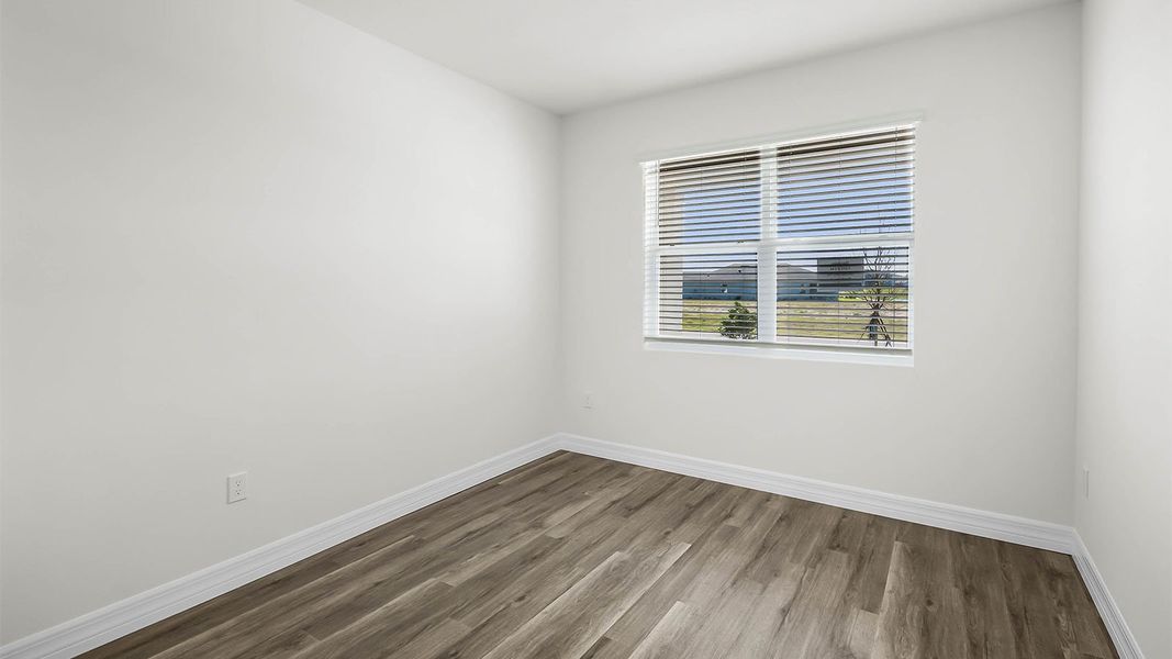 Spacious, unfurnished interior of a new home in Hawthorne Ranch, Lakeland (Image 25).