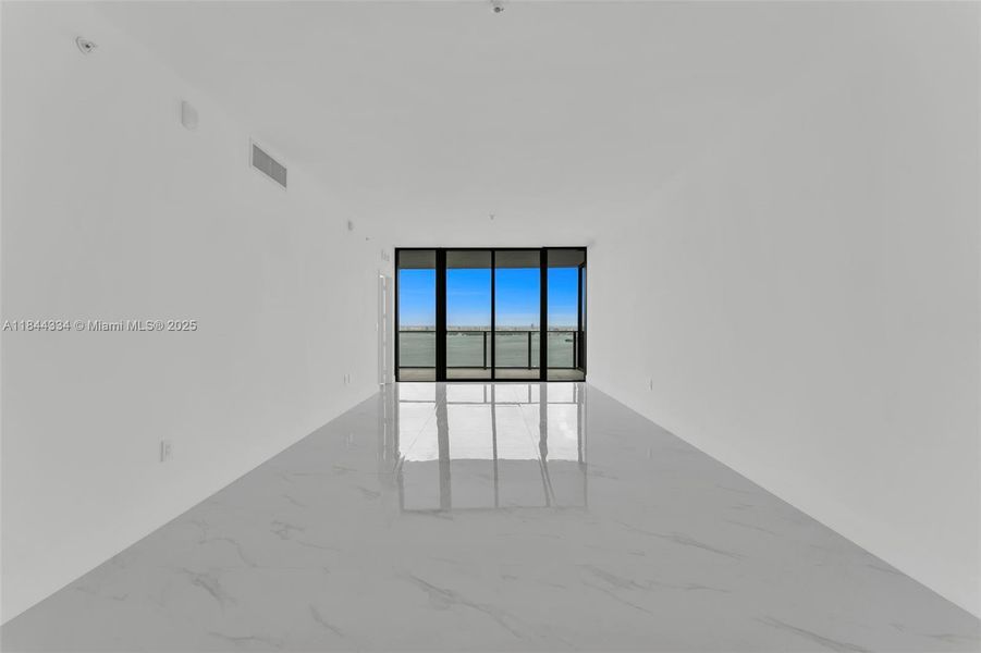Spacious, unfurnished interior of a new home in , Miami (Image 26).