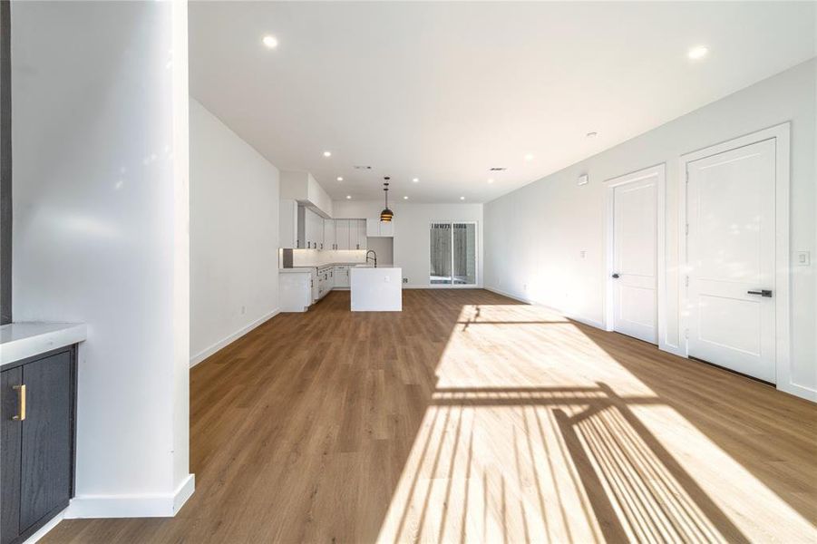 Spacious, unfurnished interior of a new home in , Dallas (Image 34).