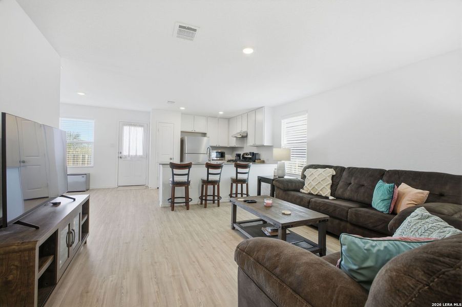 Furnished interior view inside a new home in Lodi Grove, Floresville (Image 15).