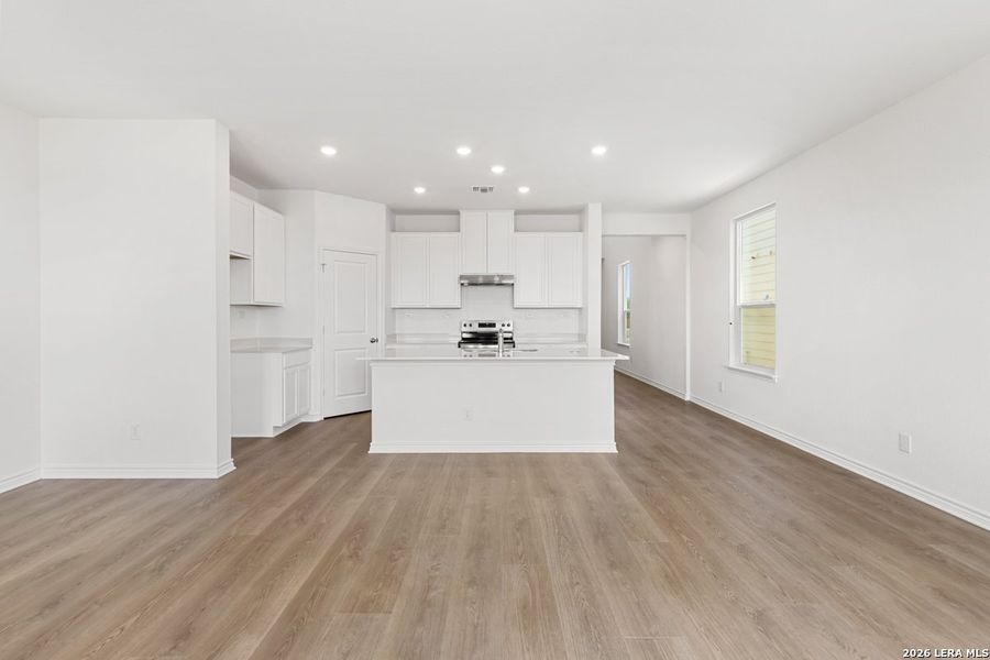 Spacious, unfurnished interior of a new home in The Granary - Heritage Collection, San Antonio (Image 25).