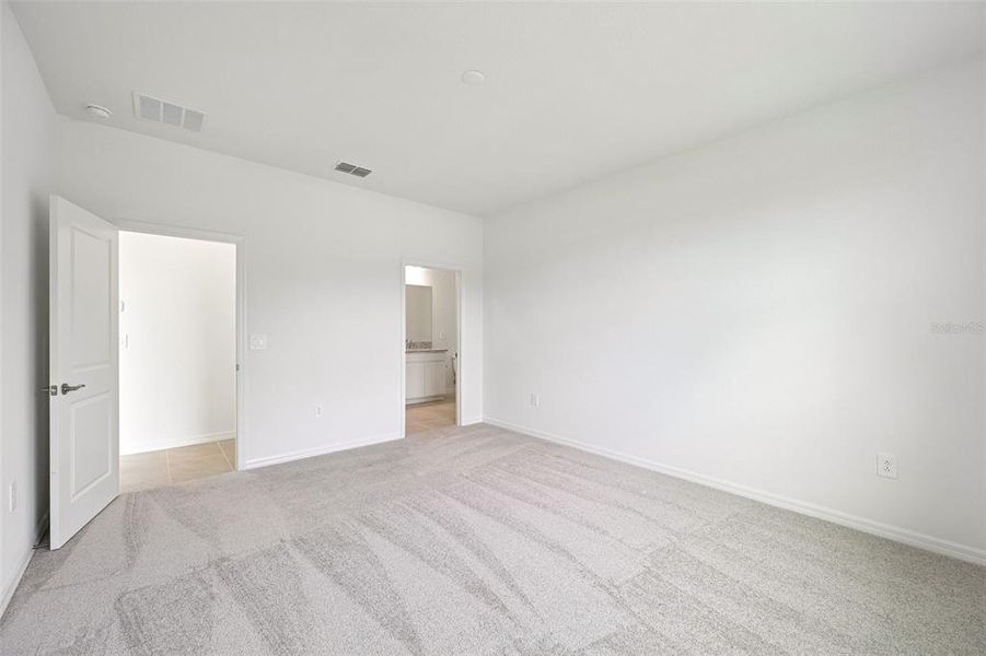 Spacious, unfurnished interior of a new home in Southpointe, Palmetto (Image 21). Spacious, unfurnished interior of a new home in Southpointe, Palmetto (Image 21).