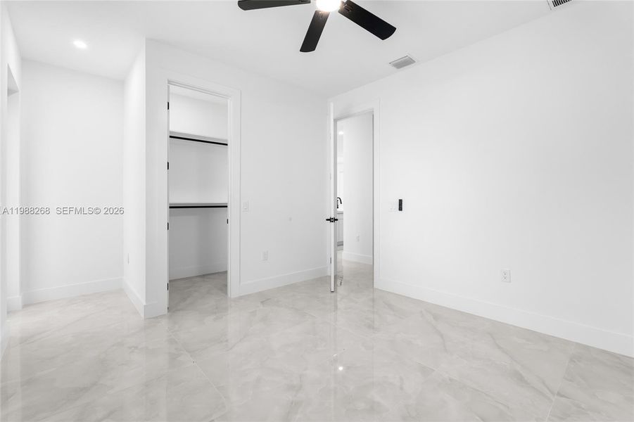 Spacious, unfurnished interior of a new home in , Lehigh Acres (Image 15).