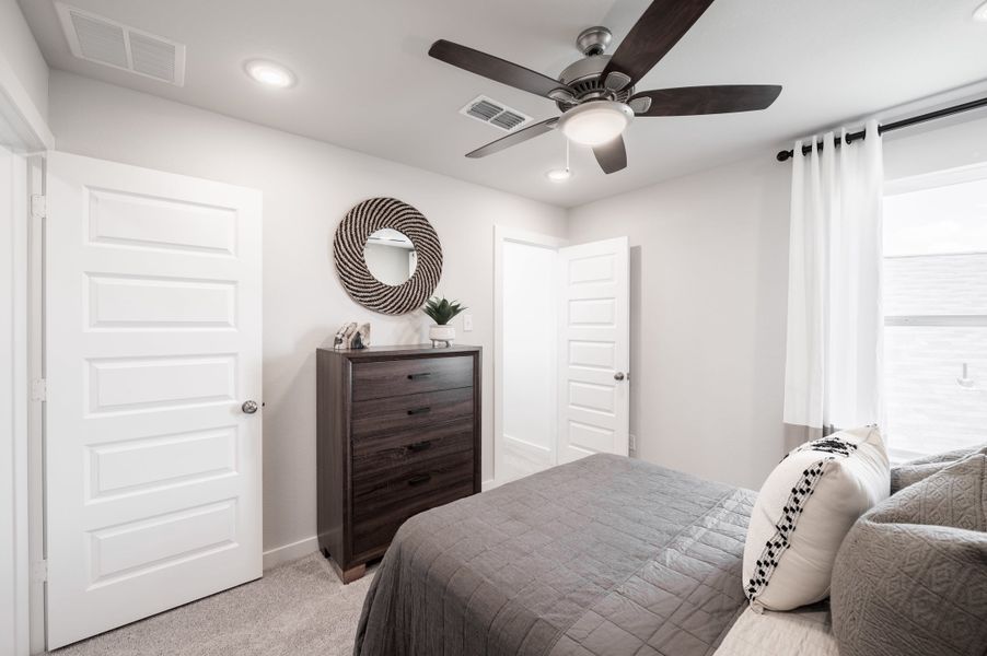 Representative furnished interior of a home built from the Yellowstar by Tri Pointe Homes in Mason Woods, Cypress (Image 27).