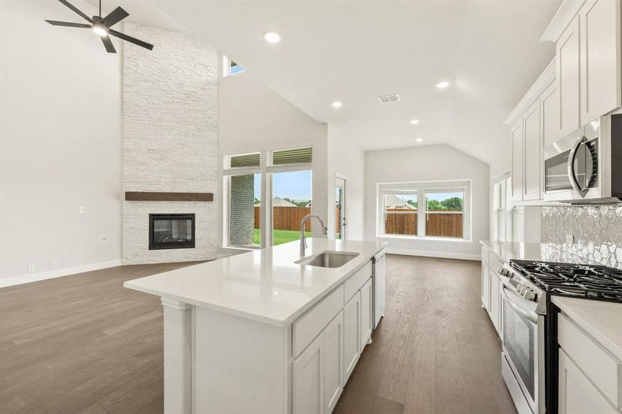 Furnished interior view inside a new home in Homestead at Daniel Farms Phase 2, DeSoto (Image 17). Furnished interior view inside a new home in Homestead at Daniel Farms Phase 2, DeSoto (Image 17).