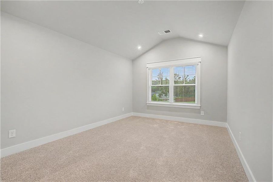 Spacious, unfurnished interior of a new home in Springside Reserve, Powder Springs (Image 32).