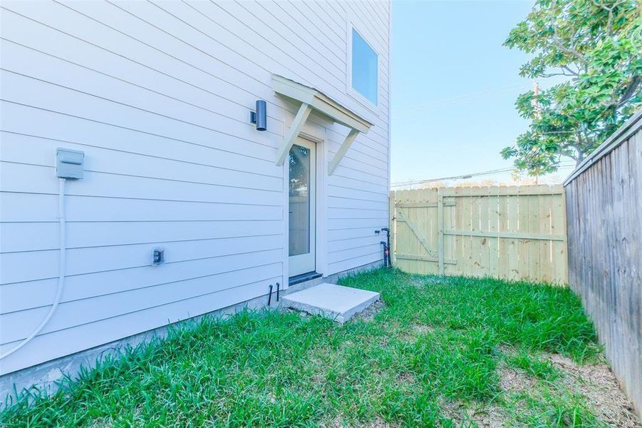 Front exterior of a new home in , Houston, TX, highlighting curb appeal (Image 1). Front exterior of a new home in , Houston, TX, highlighting curb appeal (Image 1).