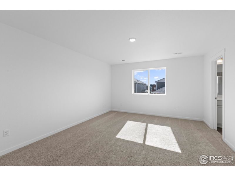 Spacious, unfurnished interior of a new home in Bloom, Fort Collins (Image 10).