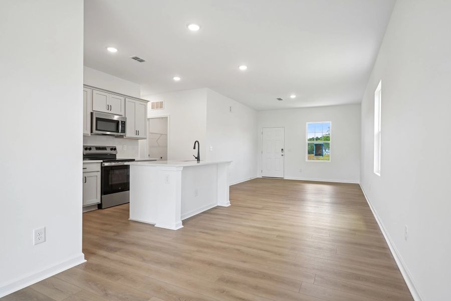 Representative images and renderings are for illustrative purposes. Actual structural options and design finishes of home may vary
