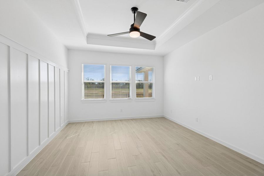 Spacious primary suite (*Photo not of actual home and used for illustration purposes only.)