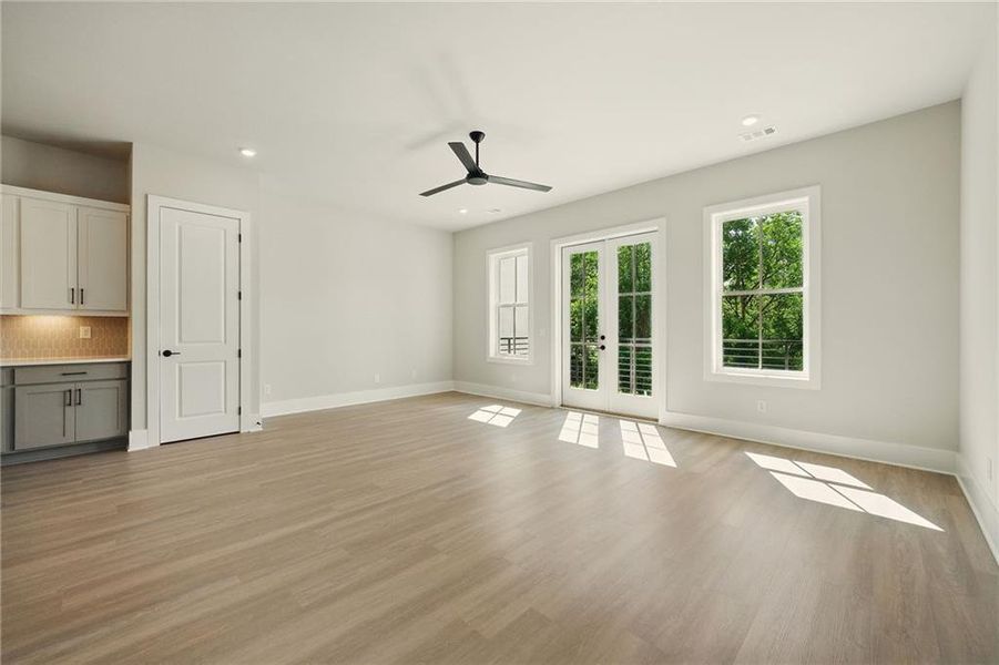 Spacious, unfurnished interior of a new home in , Atlanta (Image 17).
