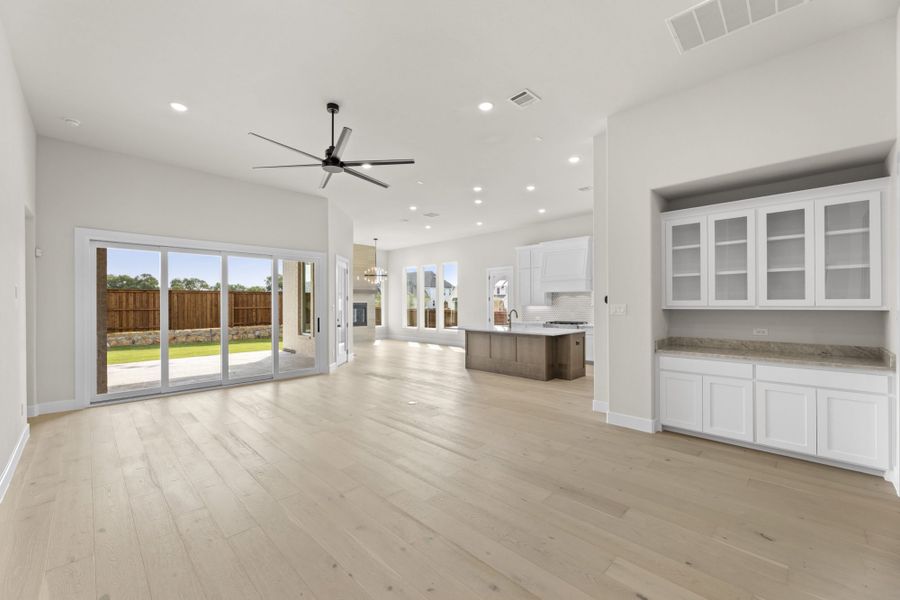 Representative unfurnished interior of a home built from the 5511 by Tradition Homes in Mustang Lakes, McKinney (Image 20).