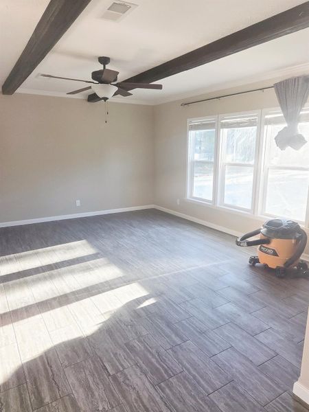 Spacious, unfurnished interior of a new home in , Buffalo (Image 5).
