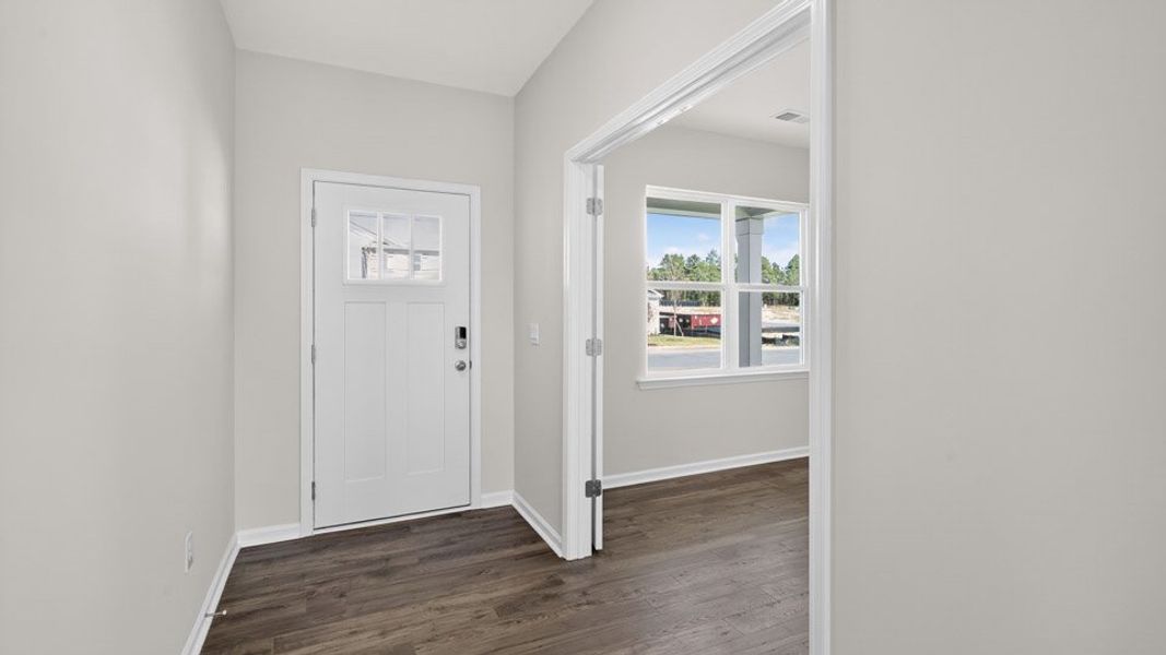 Spacious, unfurnished interior of a new home in Martin Farms, Aberdeen (Image 12).