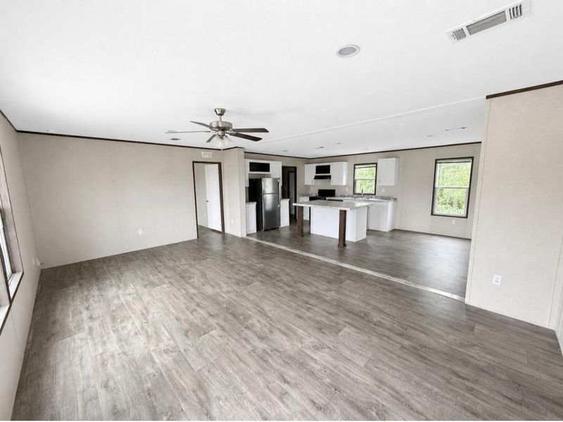 Spacious, unfurnished interior of a new home in , Cleveland (Image 6).