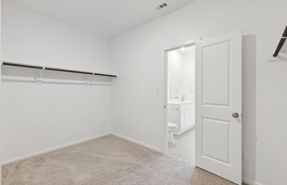 Spacious, unfurnished interior of a new home in Montgomery Bend, Montgomery (Image 31).