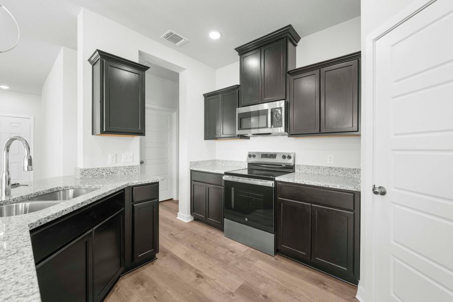 Furnished interior view inside a new home in South Fork, Waco (Image 4).