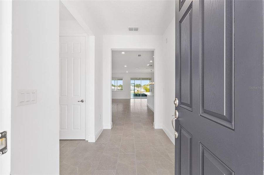 Spacious, unfurnished interior of a new home in , Ocala (Image 13).