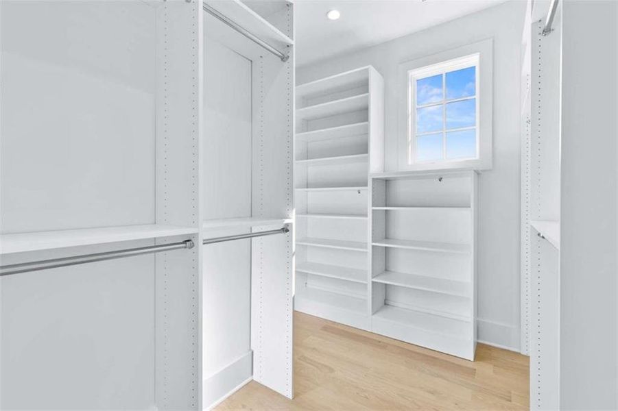 Spacious, unfurnished interior of a new home in , Peachtree City (Image 27).