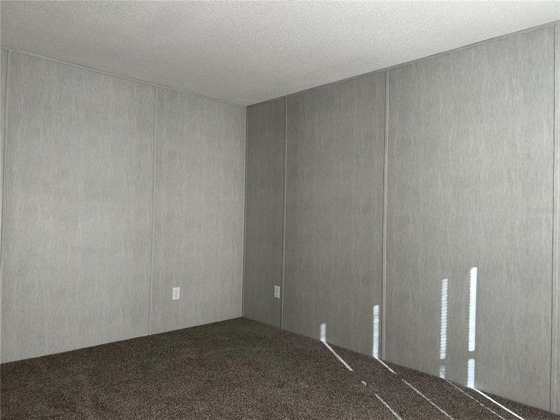 Spacious, unfurnished interior of a new home in , Williston (Image 6).