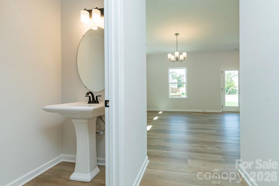 Spacious, unfurnished interior of a new home in Sunset Meadows, Charlotte (Image 11).