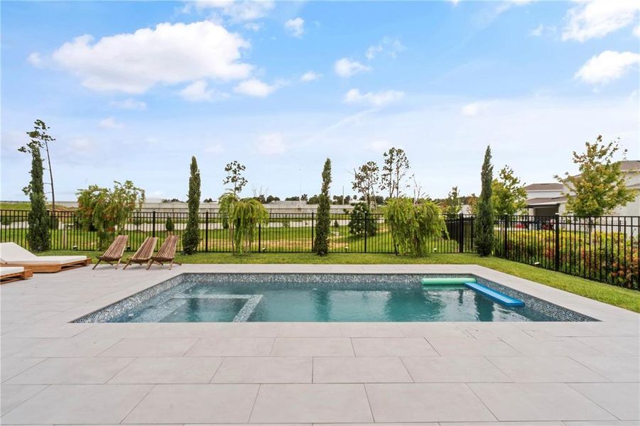 Image 40 of a home in Willow Ridge. Image 40 of a home in Willow Ridge.