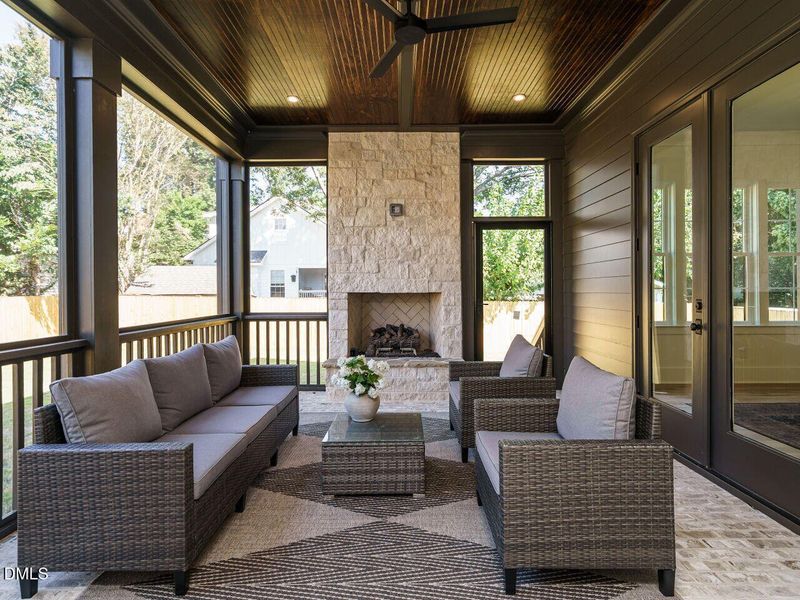 020-1280x960-photo 020-1280x960-photo