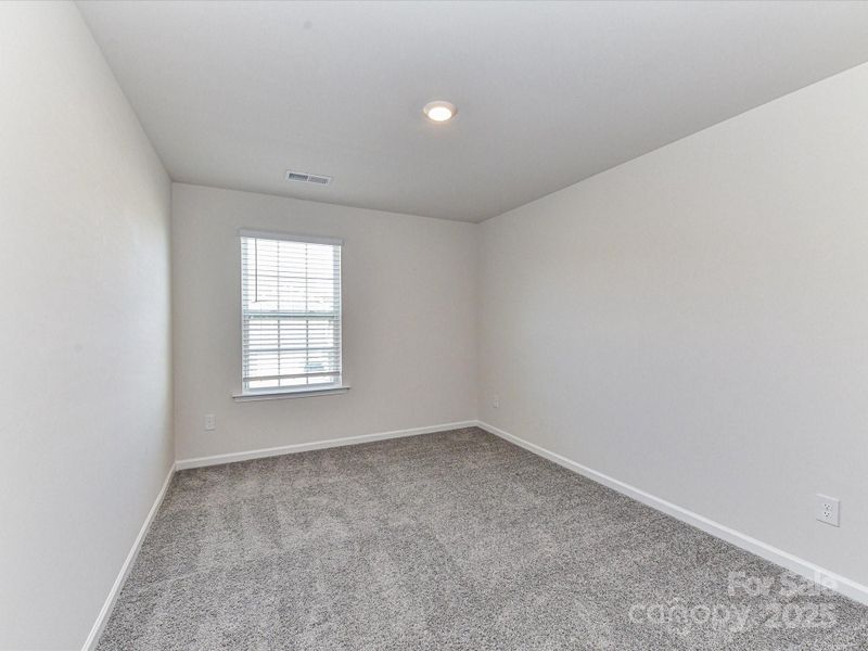 Spacious, unfurnished interior of a new home in Abrial Ridge, York (Image 26).