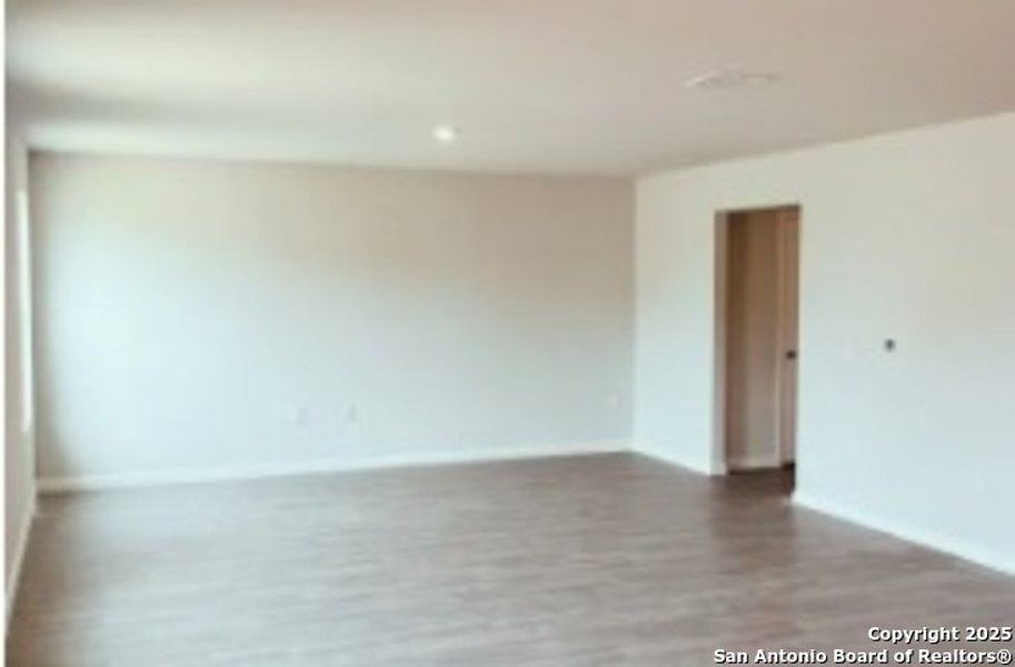 Spacious, unfurnished interior of a new home in Las Colinas, Kenedy (Image 7). Spacious, unfurnished interior of a new home in Las Colinas, Kenedy (Image 7).