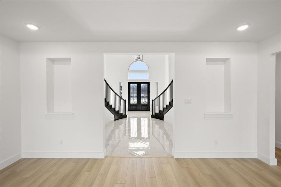 Spacious, unfurnished interior of a new home in High Country, Burleson (Image 22).