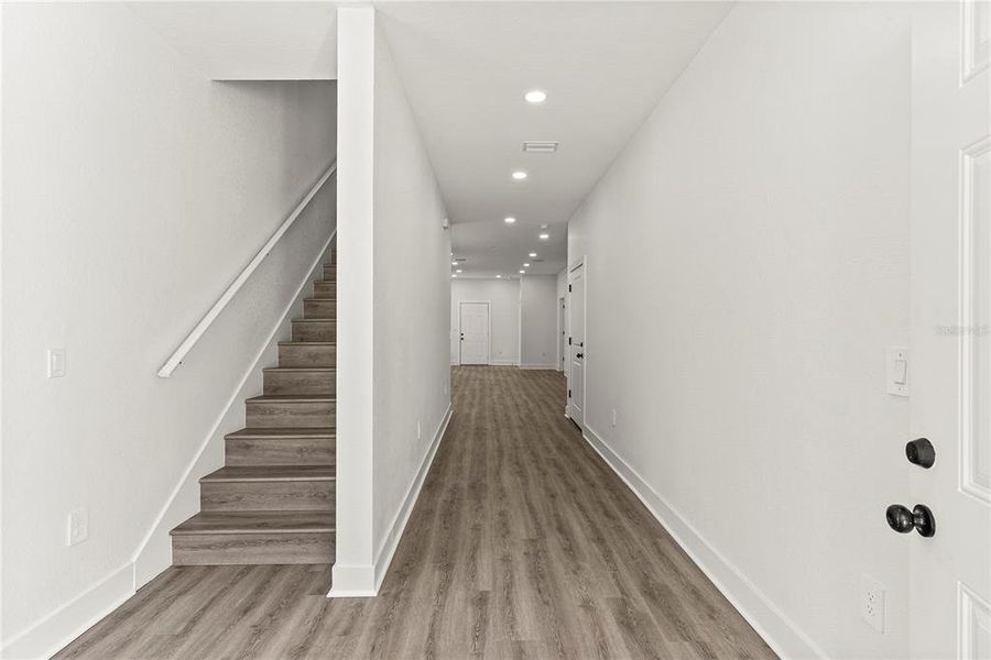 Spacious, unfurnished interior of a new home in , Tampa (Image 18).
