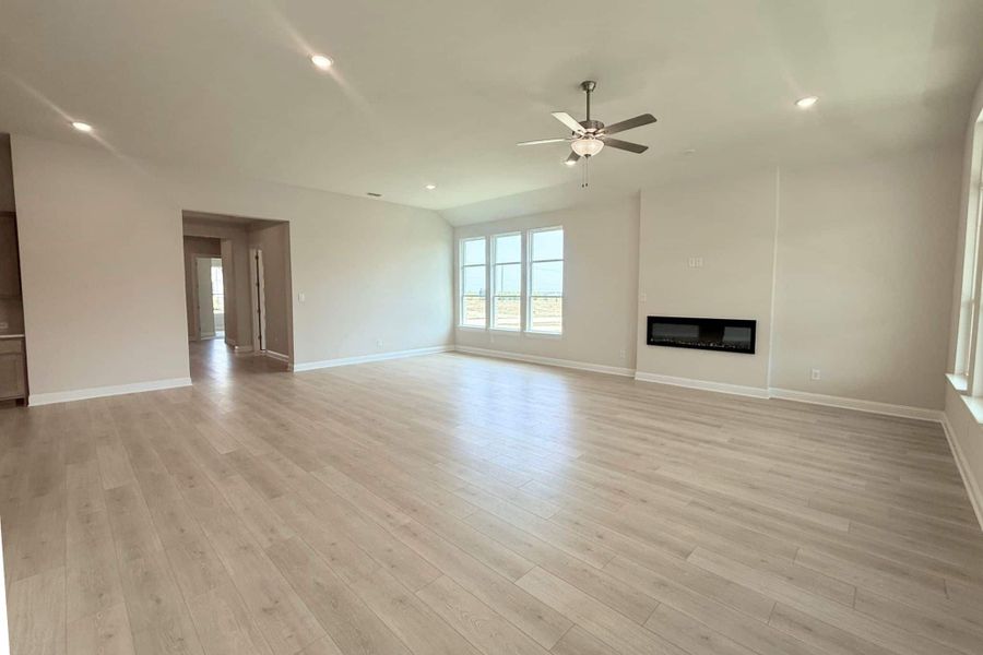 Spacious, unfurnished interior of a new home in Polo Ridge, Mesquite (Image 12). Spacious, unfurnished interior of a new home in Polo Ridge, Mesquite (Image 12).