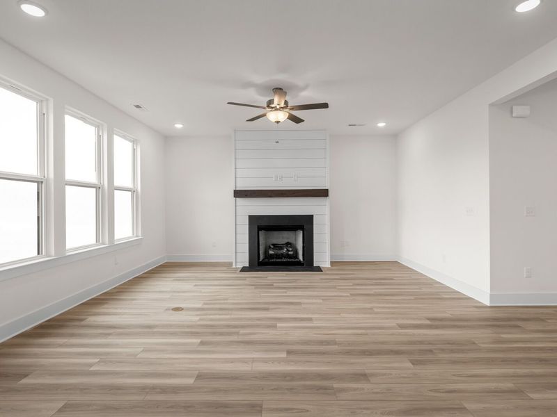 Spacious, unfurnished interior of a new home in Benders Cove, Mount Juliet (Image 36).