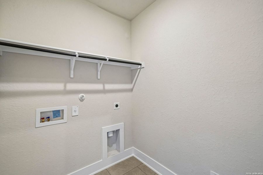 Spacious, unfurnished interior of a new home in Stetson Ridge, Marion (Image 25).