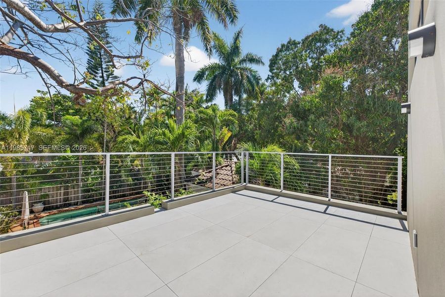 Exterior details and patio area of a home in , Miami (Image 37).
