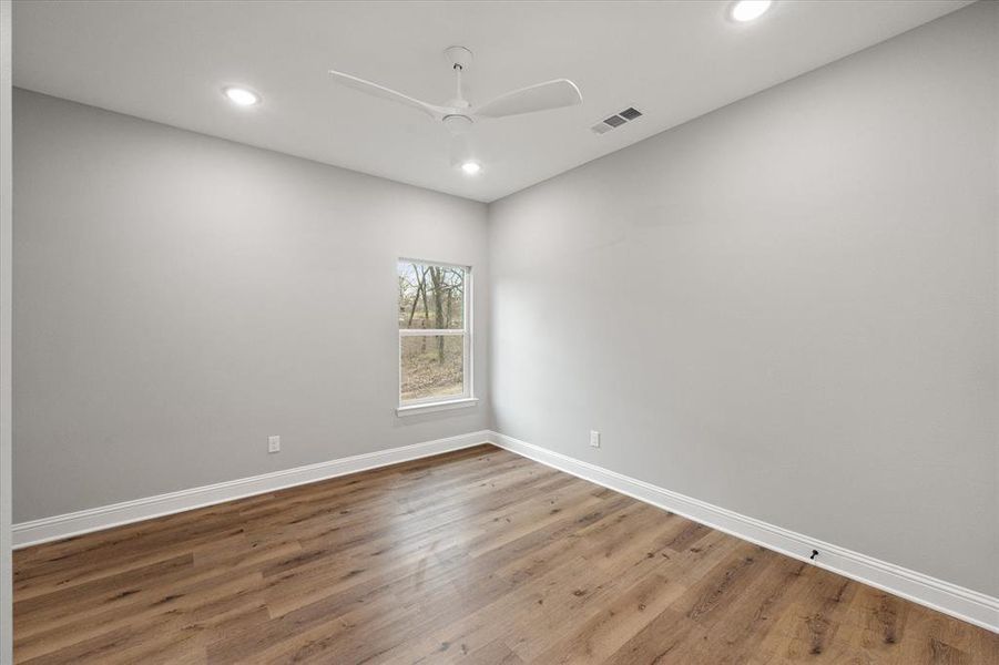 Spacious, unfurnished interior of a new home in , Corsicana (Image 28).