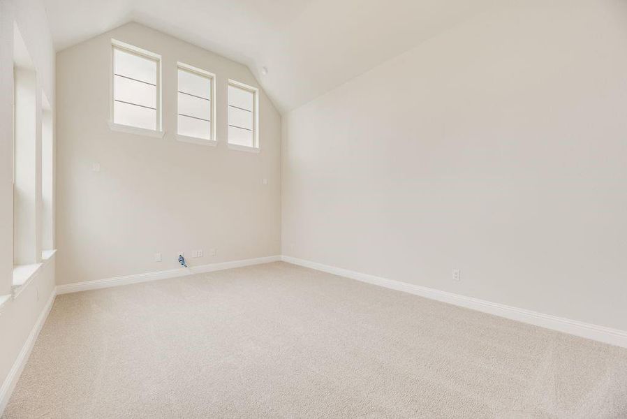 Spacious, unfurnished interior of a new home in Frisco Hills, Little Elm (Image 29).
