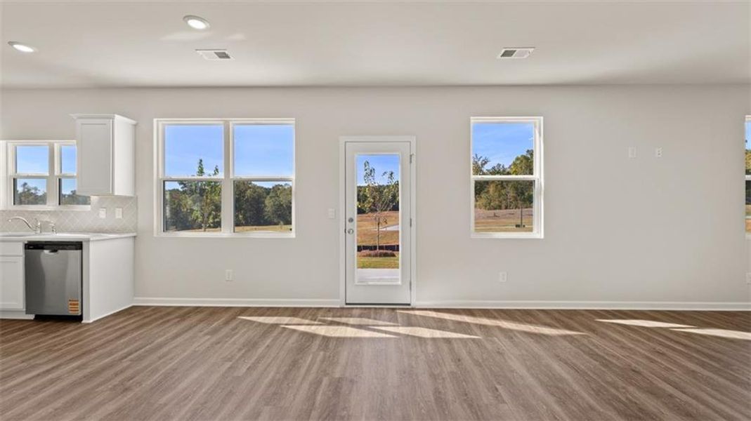 Spacious, unfurnished interior of a new home in Cedar Ridge - Locust Grove Station, Locust Grove (Image 25).